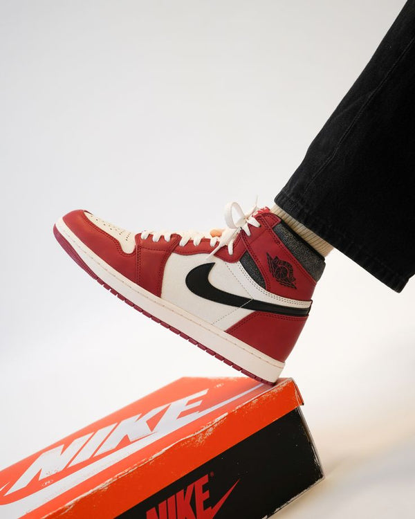 JORDAN 1 RETRO HIGH OG CHICAGO LOST AND FOUND